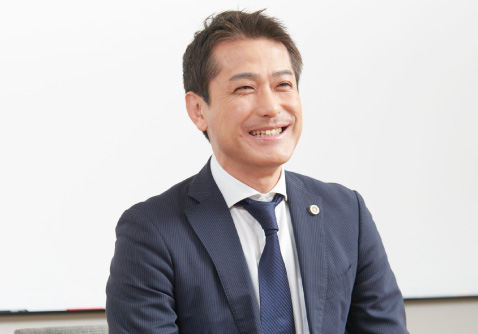 弁護士|岡田 卓巳