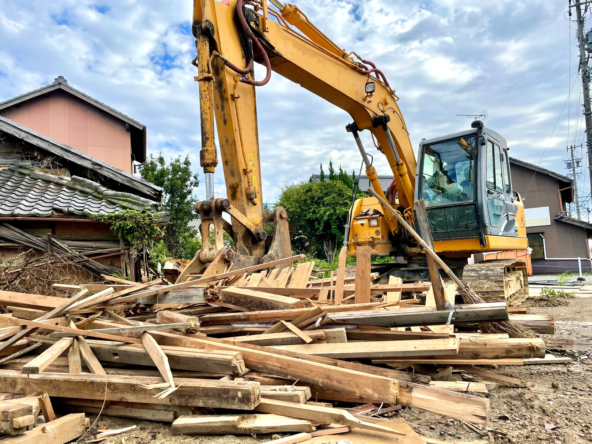 共有名義不動産の建て替えや取り壊しができる3つの条件とは？のサムネイルイメージ