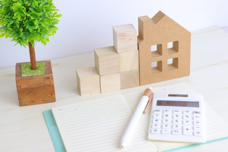 共有持分の一部移転登記は危険？費用と手続き・リスクも解説