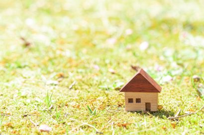 共有名義の土地に建物を建てる際の注意点は？全員の同意やローン・相続リスクを徹底解説のサムネイルイメージ